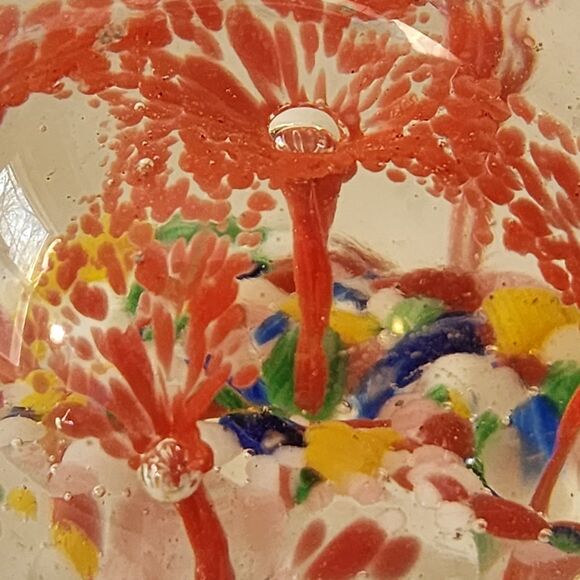 Art Glass Paperweight Red Trumpet Flower w Multicolor Layers Controlled Bubbles - Picture 6 of 15